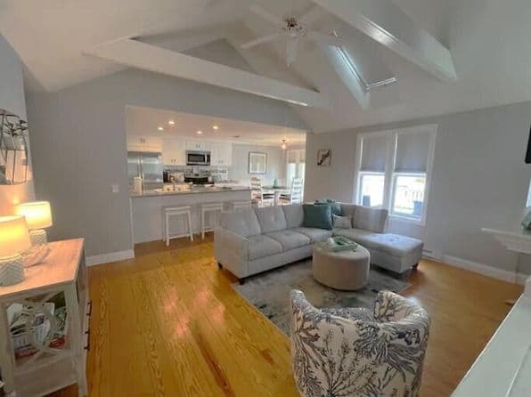 212 Orleans Road APT D, North Chatham