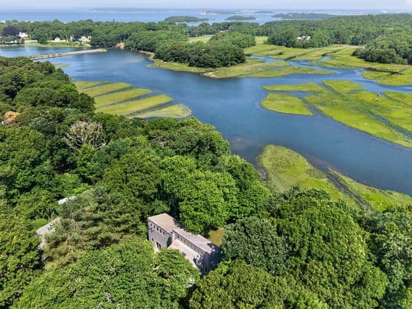 14 Ellen Lane, Pocasset