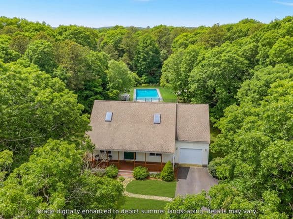 98 Sandwich Road, East Falmouth