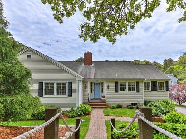 240 Riverview Drive, Chatham