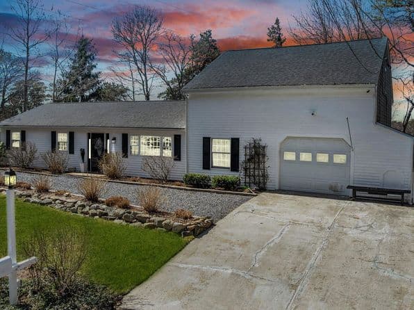 25 Frances Helen Road, Yarmouth Port