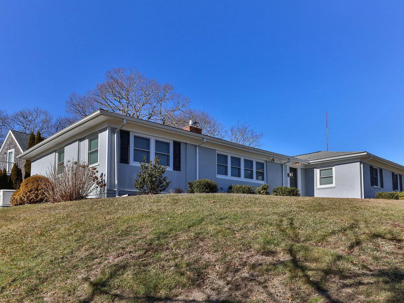 108 Lucerne Avenue - Photo 2