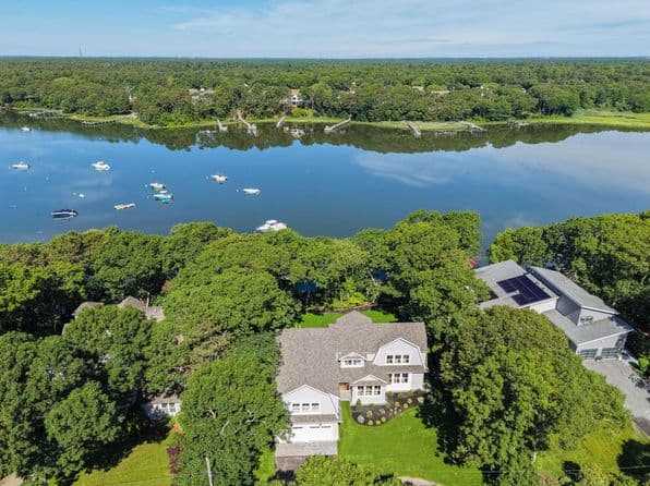 640 Poponessett Road, Cotuit