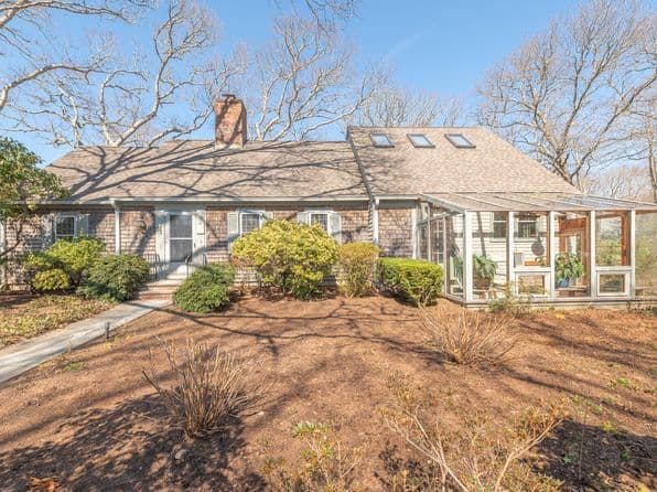 72 Loop Road, Falmouth