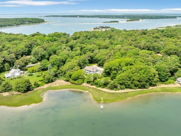 233 Scraggy Neck Road, Cataumet