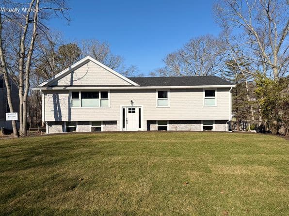 11 Madeline Road, East Falmouth