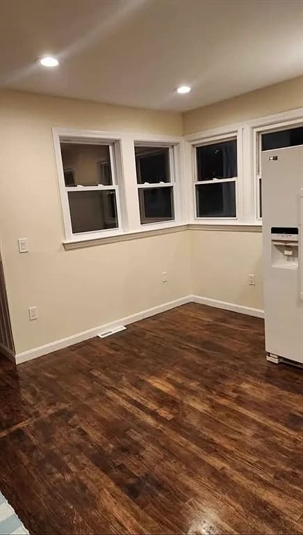 252 Hinckley Rd - Photo 2