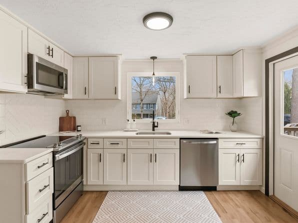 1 Forest Road, Forestdale