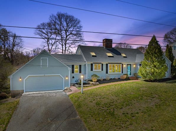 61 Linda Lane, Hyannis