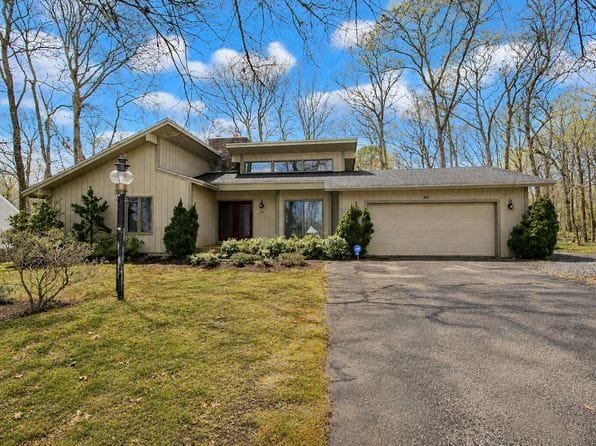 60 Redwood Circle