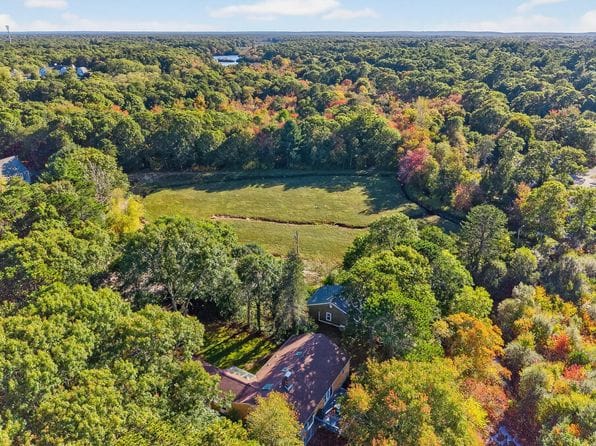 17,17A,17B Cranberry Lane