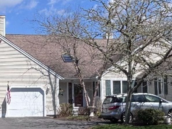 18 Bonwood Dr #402
