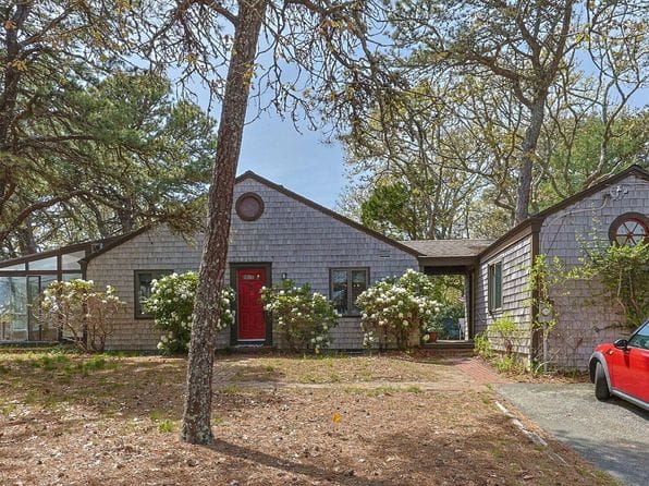 2 Brettwood Road