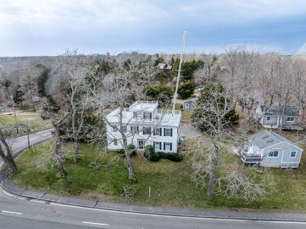 21 Locust Road