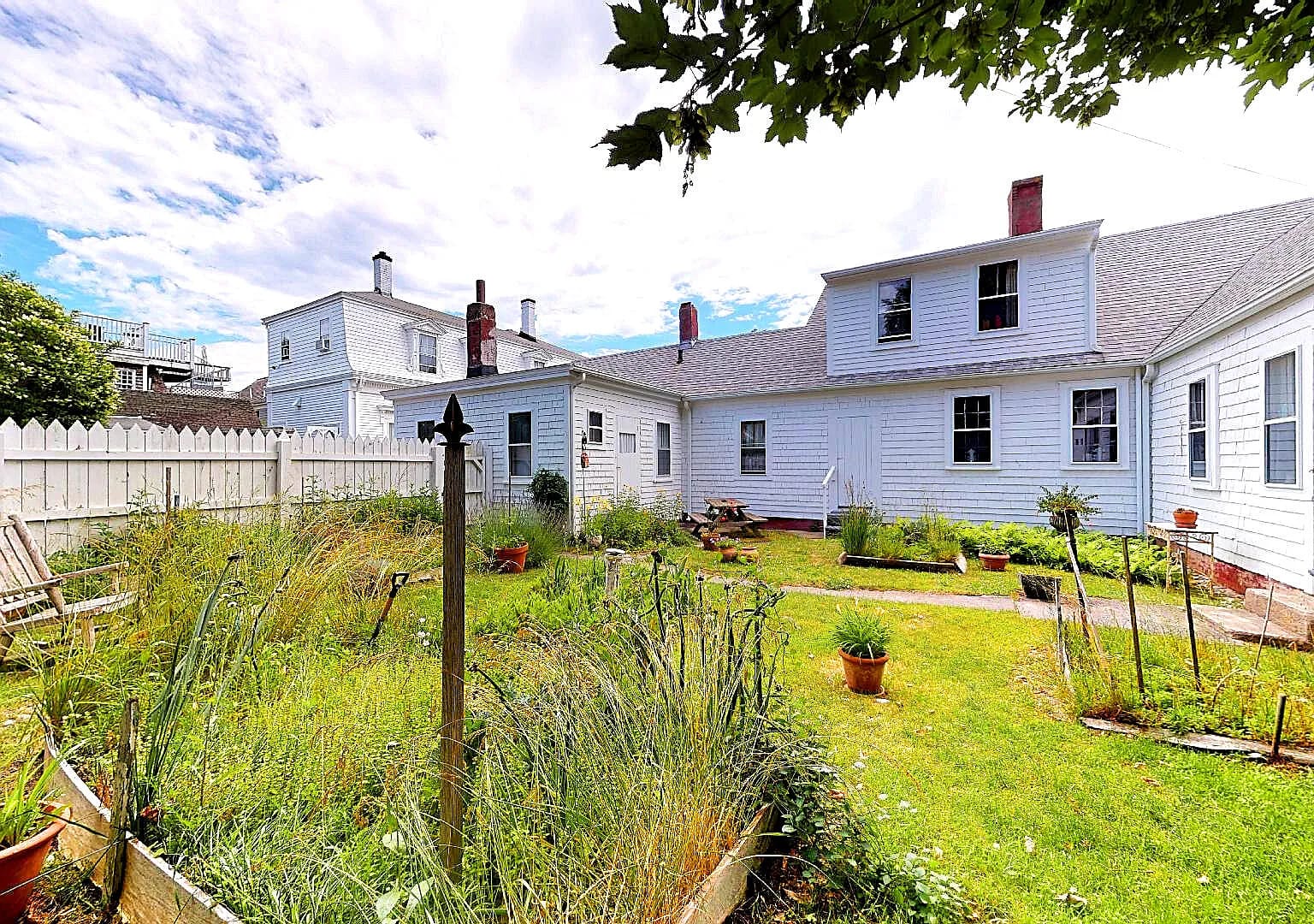 580 Commercial Street