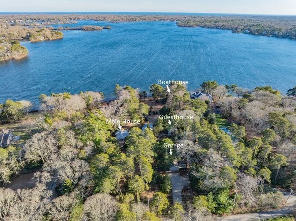 74 Lakeview Dr