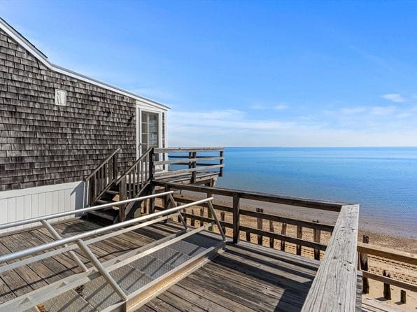 561 Commercial St