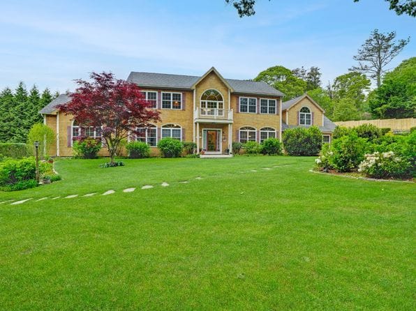 8 Fresh Pond Rd
