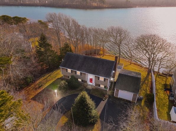 7 Loon Ln