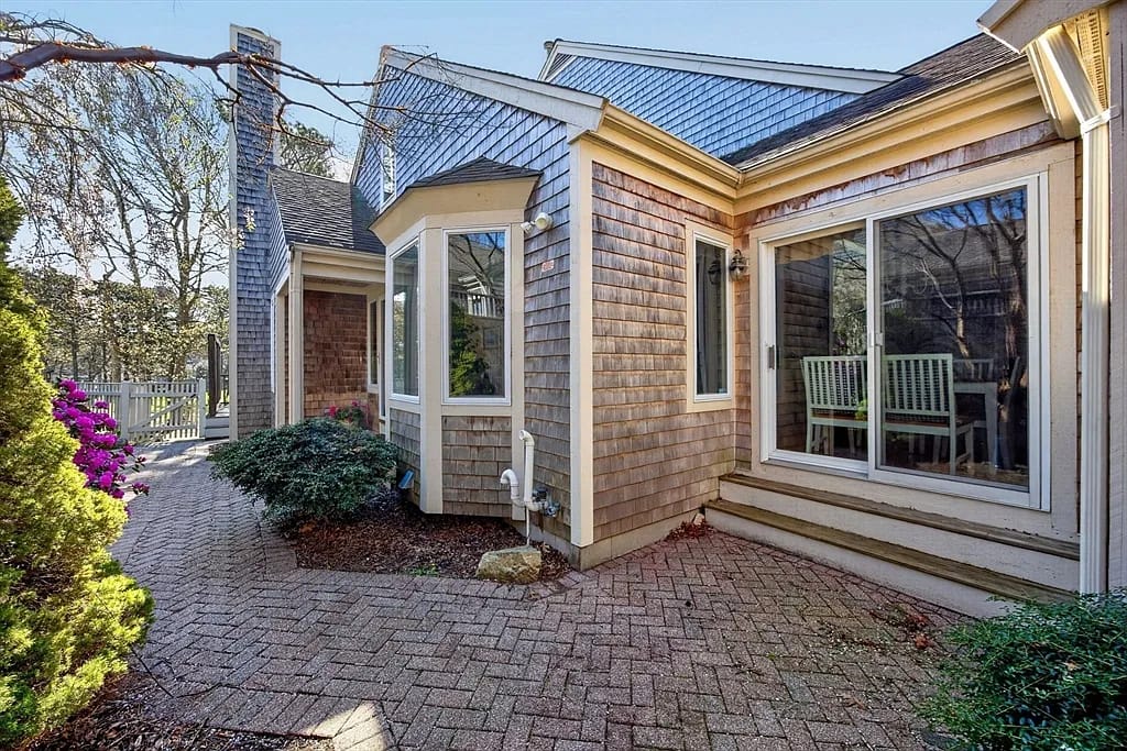 24 W Woods Cir #24