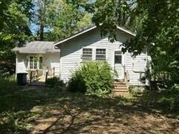 319 Massachusetts 6A