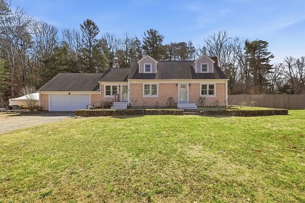23 Clubhouse Dr