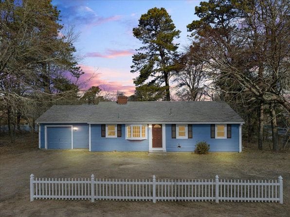 365 Phinneys Lane