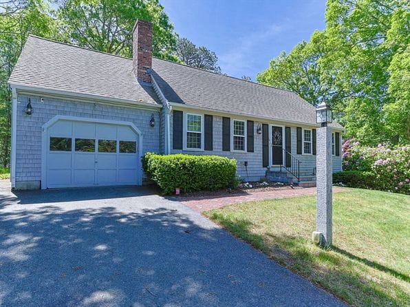 114 King Arthur Dr