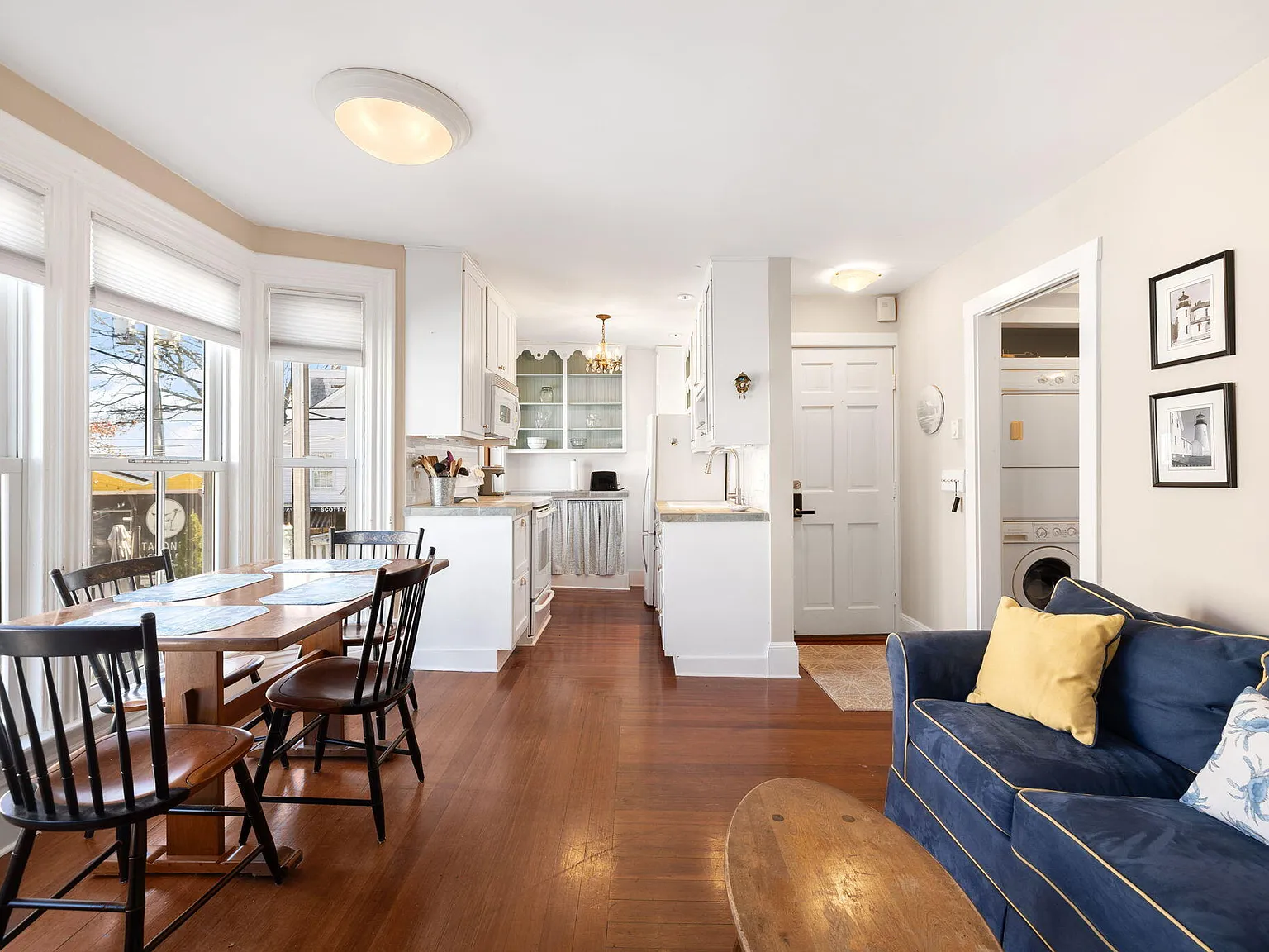 176 Commercial Street #U2