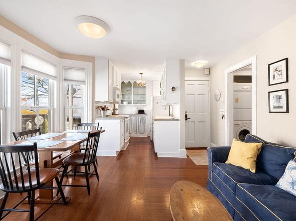 176 Commercial Street #U2