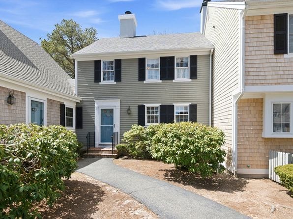 404 Admiralty Hts #404