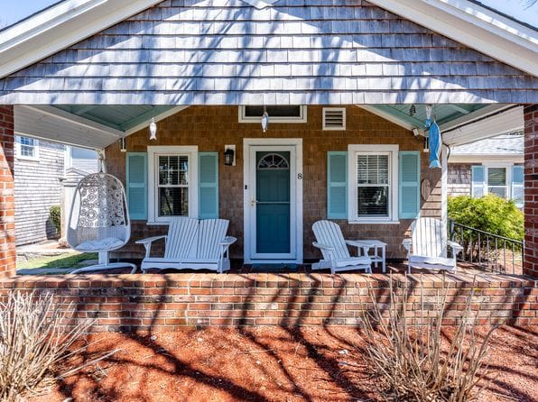 8 Quinsigamond Avenue