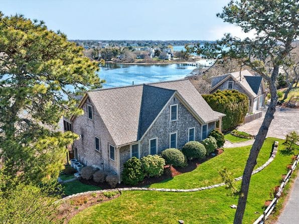 7 Squanto Drive