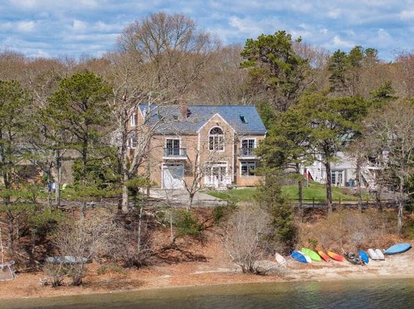 251 Lakeside Drive