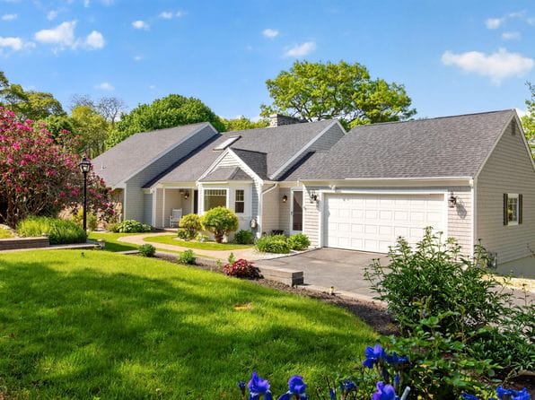 64 Wingfoot Drive