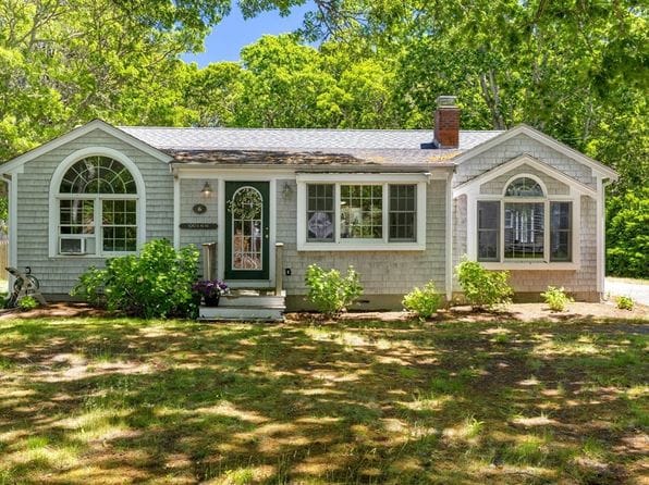 6 Parkwood Ct