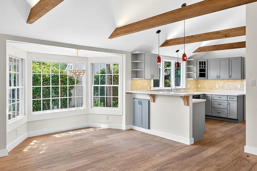 290-290A Bradford St - Photo 3