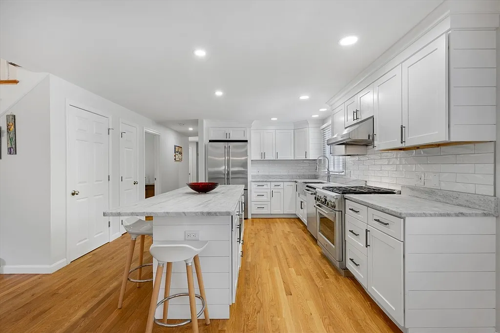 139 Fuller Rd - Photo 5