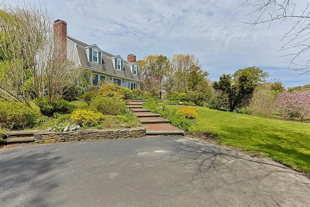 1120 Shore Rd - Photo 2