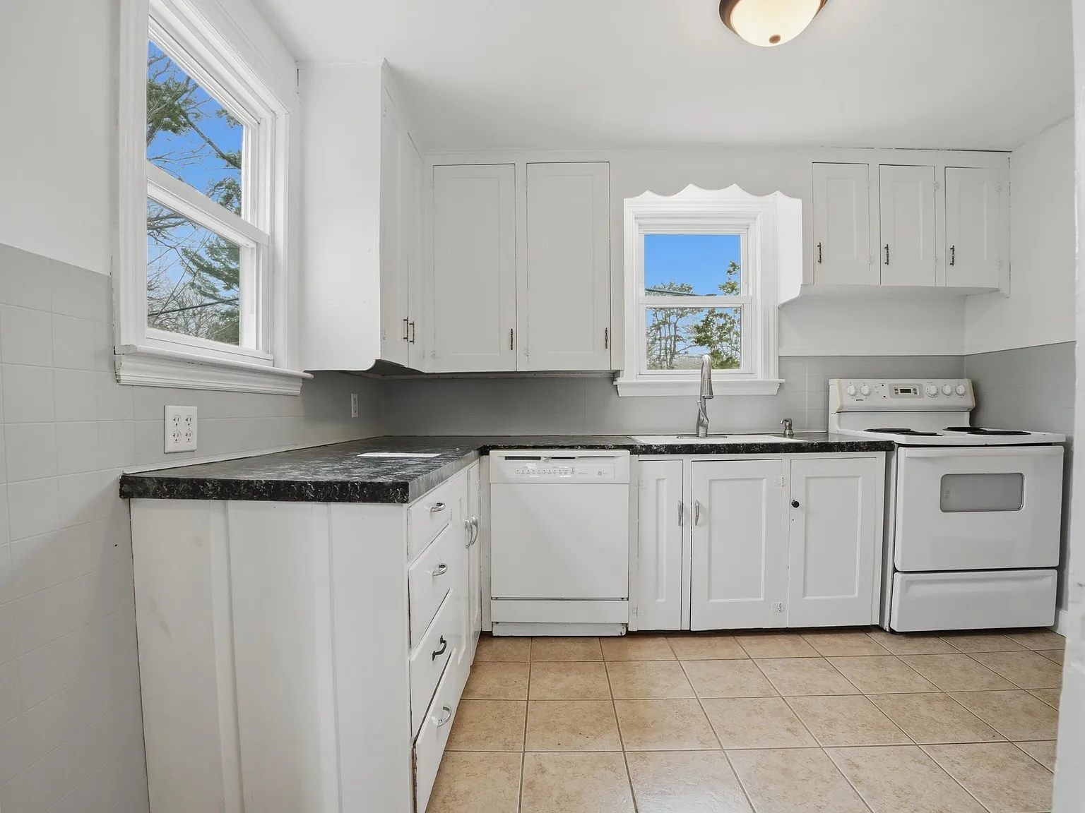 590 Sandwich Road - Photo 4
