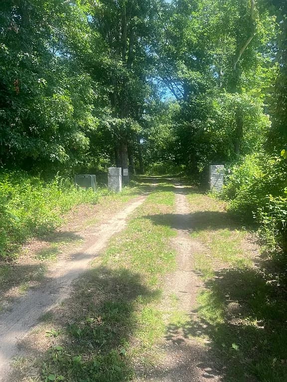 11 Freeman Ln - Photo 1