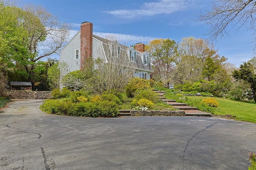 1120 Shore Rd - Photo 1