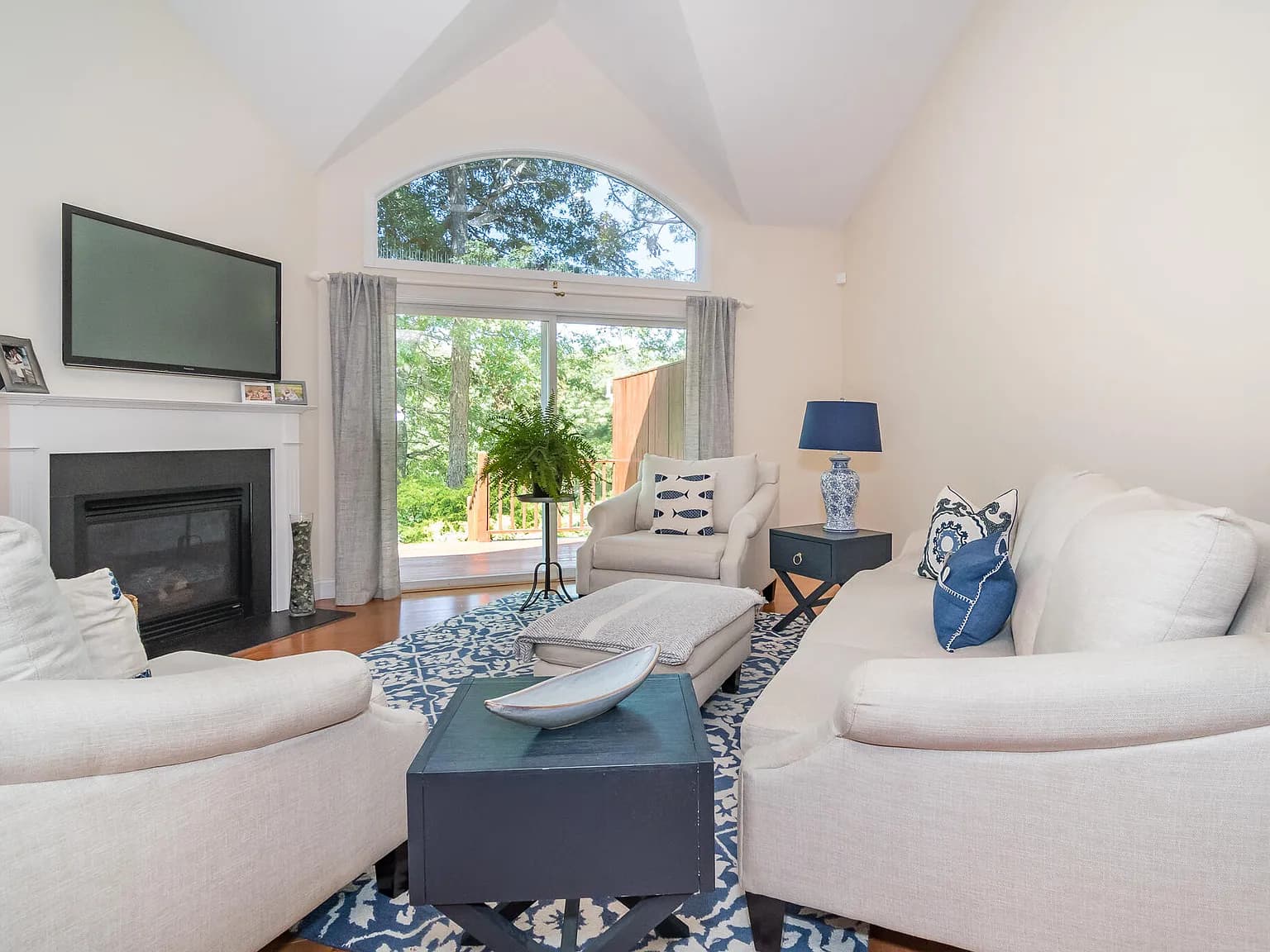 12 Turnberry Road UNIT 12 - Photo 3