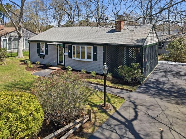 28 Pine Grove Road