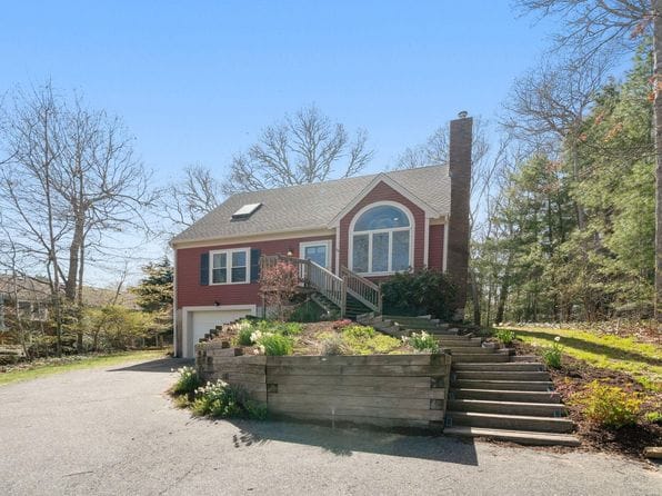 25 Moon Compass Lane