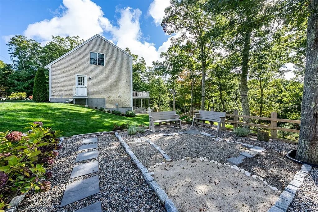 137 Falmouth Sandwich Rd - Photo 4