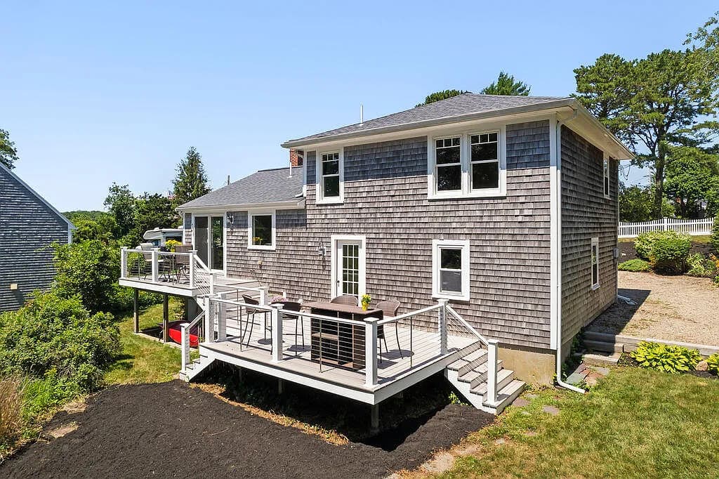 20 Burg Avenue - Photo 3