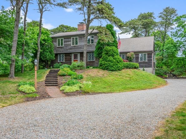 330 Champlain Road