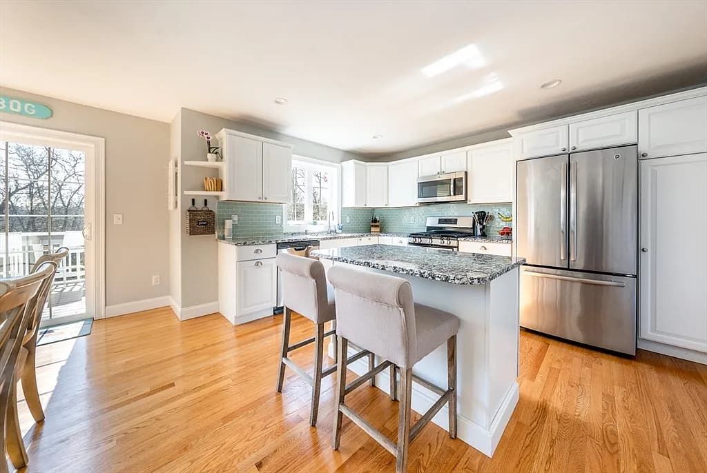 137 Falmouth Sandwich Rd - Photo 6