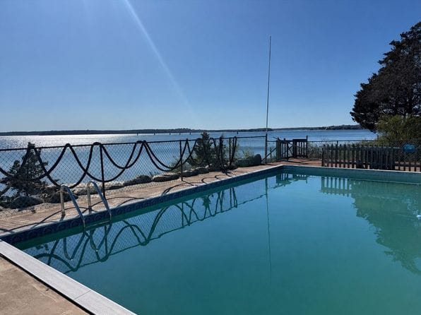 22 Spindrift Ln